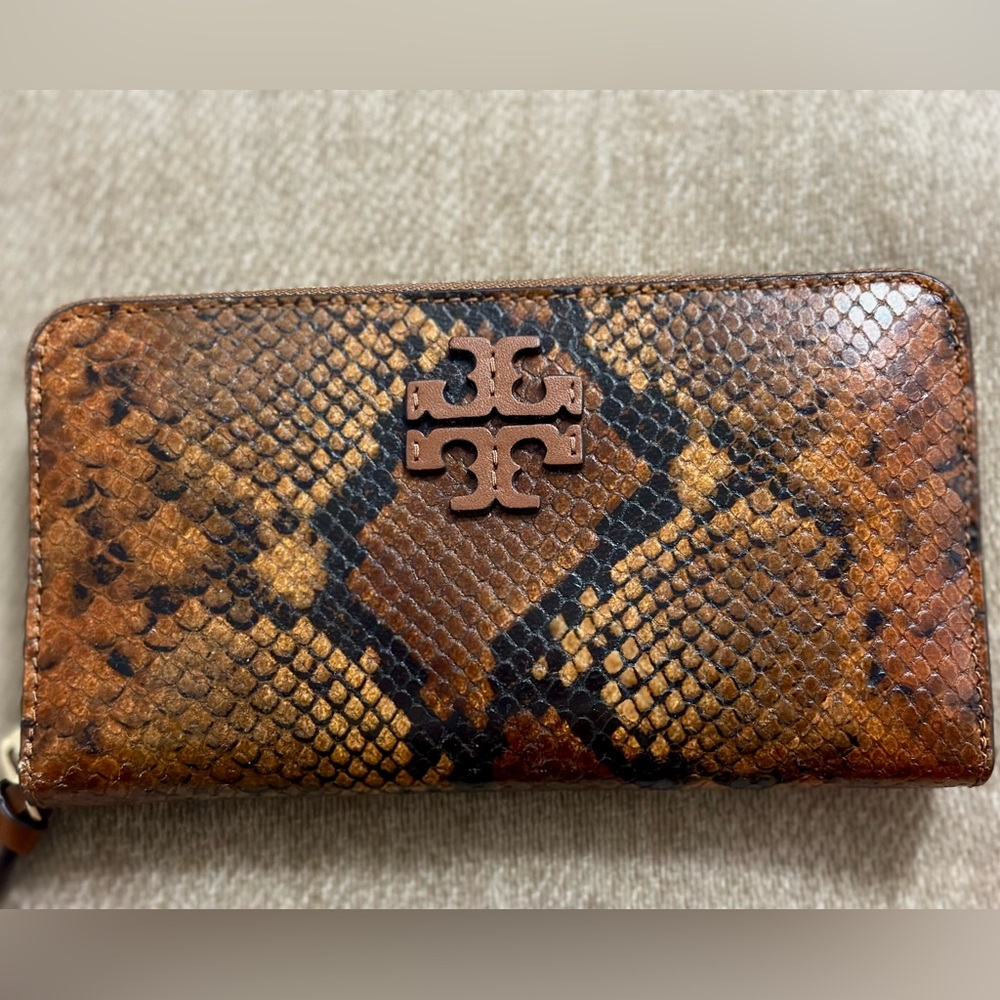 Tory Burch Tan and Brown Snake Print Crossbody Bag Set - Picture 8 of 10